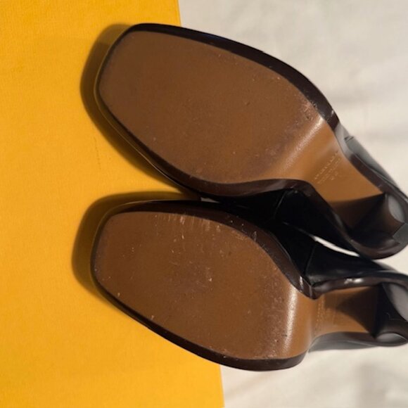 Fendi Victorian Calf Hair/ Patent Leather Ankle Booties -Size 38 w/ Box LIKE NEW - Picture 7 of 14